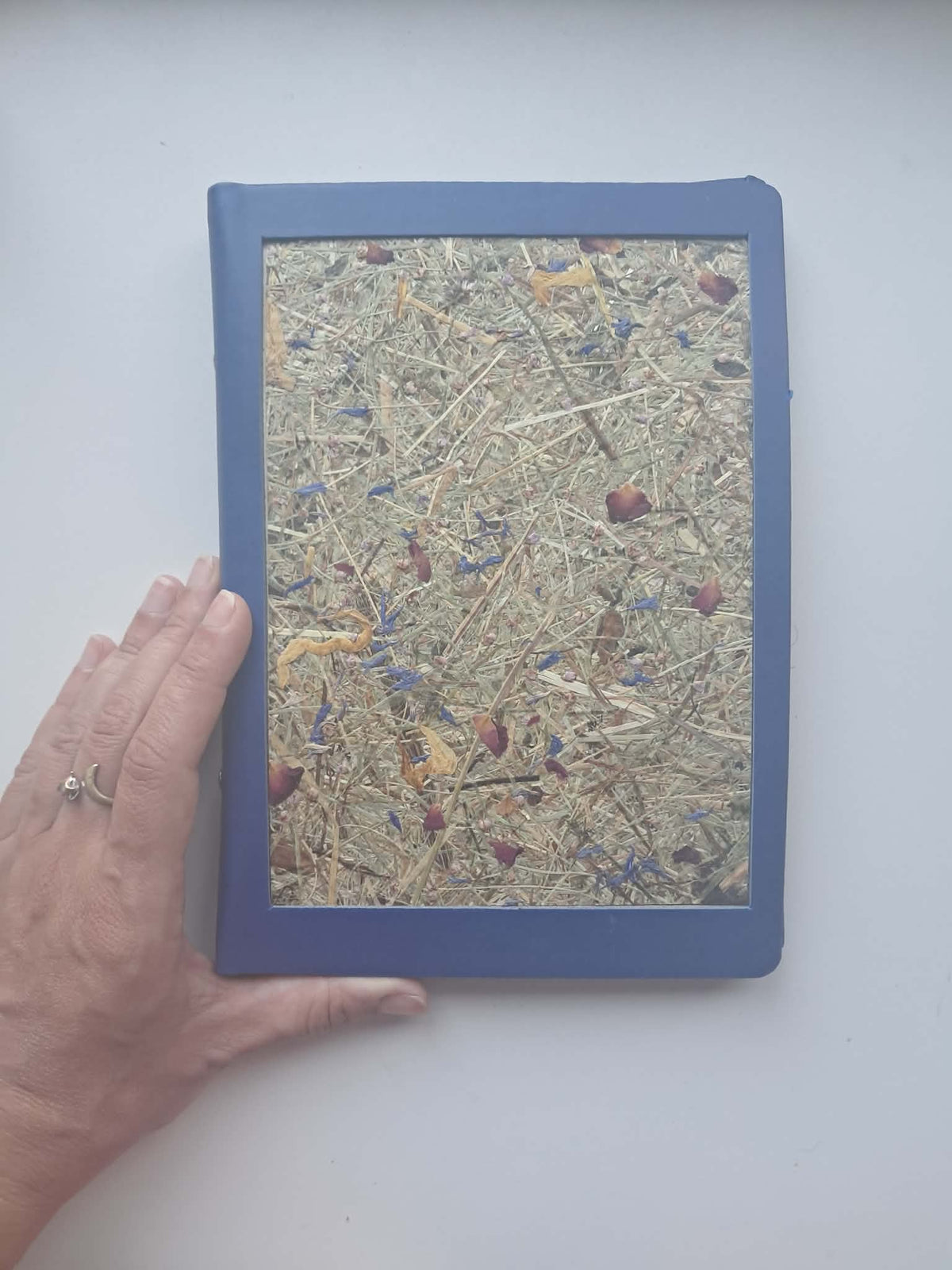 Standard-size Workbook with Replaceable Insert Pad A5