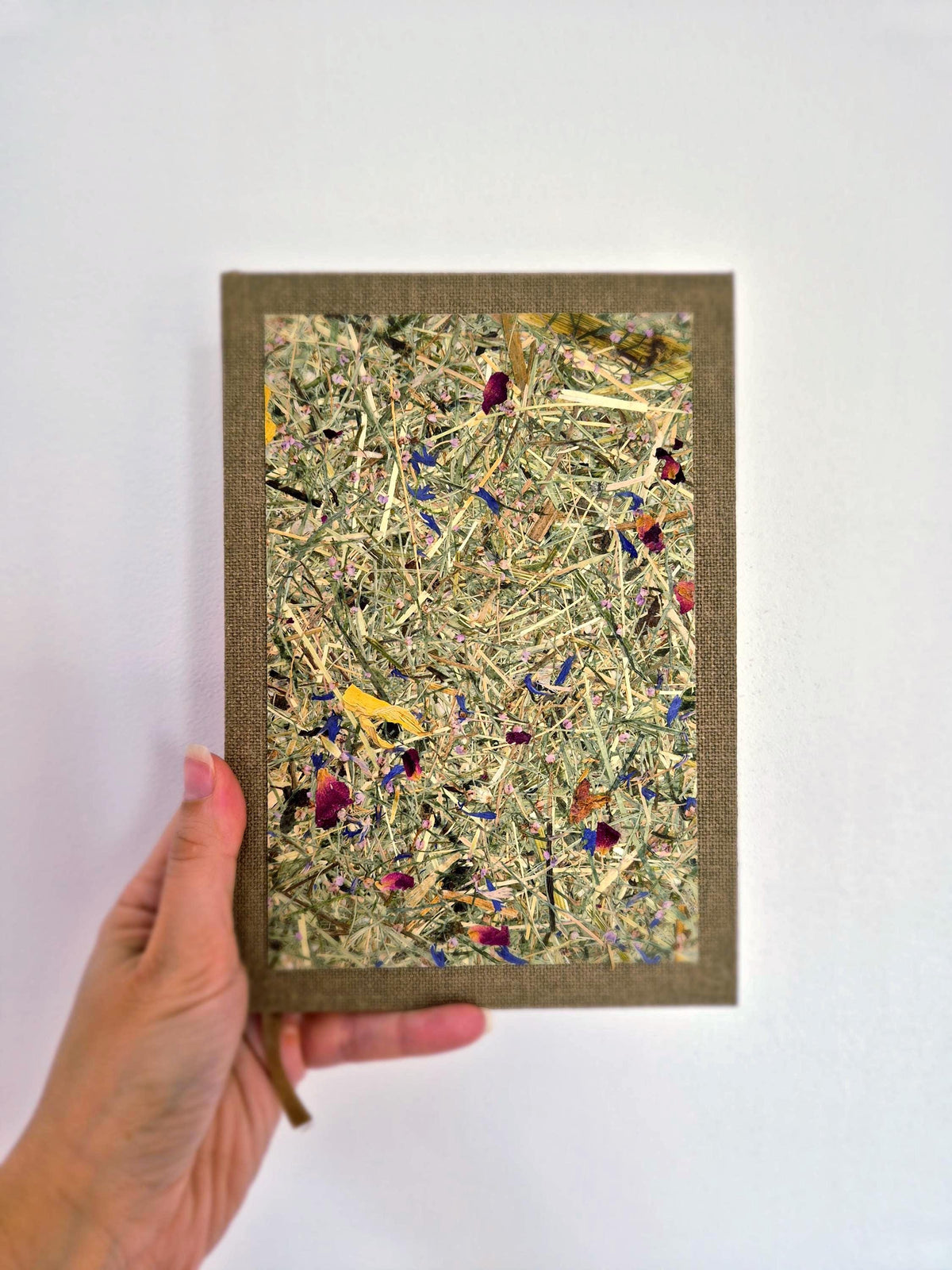 Sweet Nostalgia Standard A5 Journal Brown | Alpine Hay and Flower Petals